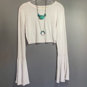 Aundrey 3+1 Cropped bell sleeves top size M